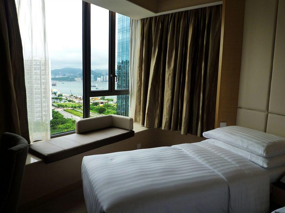돌셋 쿤통, 홍콩 호텔 외부 사진
